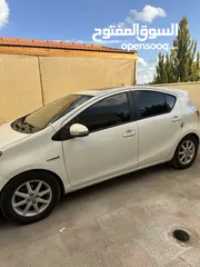  5 Toyota Prius C 2013