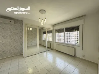  9 شقة غير مفروشة للإيجار 250م2 ( Property 40398 ) سنوي فقط