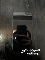  2 Iphone 12 128gb بحالة الوكالة وبدون اي خدش مع 9 كفرات وشاحن اصلي وكرتونة