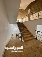  4 مبني تجاري في ارض بن علي