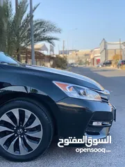  23 Honda Accord Hybrid clean title 2017 (حرة)