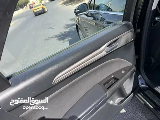 12 فورد فيوجن 2017