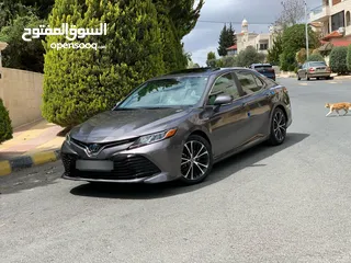  3 تيوتا كامري هايبرد لون فيراني  2020  اعلى صنف فل مسكر جمرك اليوم