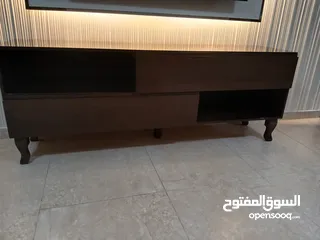  1 مزنون تلفزيون بحالة ممتازة