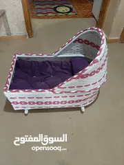  2 سرير بيبي رتان تفصيل هزاز   مع فرشته ووسادته ولحاف هدية