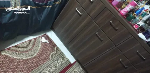  9 غرفة نوم تفصيل للبيع خشب ألماني لامنيت تتكون من تخت مجوز مع خزانة مع كمدينة عدد 2 مع تواليت بيرو