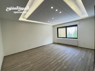  10 شقة طابق شبه ارضي مساحة 231م + حديقه 255م بتشطيبات مميزة - حي الصحابة - رجم عميش - رمضان للاسكان
