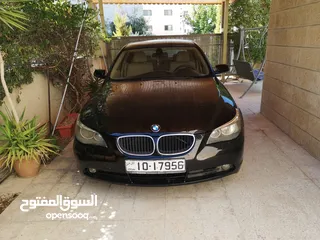  1 سيارة BMW 530i نظيفة للبيع