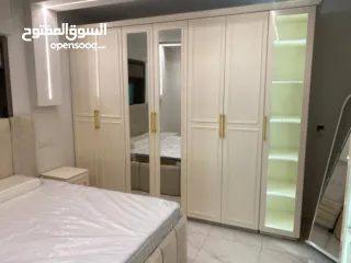  2 غرف نوم تفصيل بأفضل الاسعار وافضل انواع الخشب وتصميم عصري وحديث وجميع اعمال النجارة متوفر لدينا