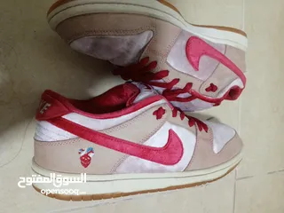  4 Nike Dunk Low SB x StrangeLove Valentines
