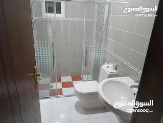  9 شقه فارغه للإيجار