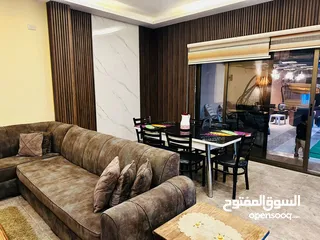  11 شاليه استثماري للبيع