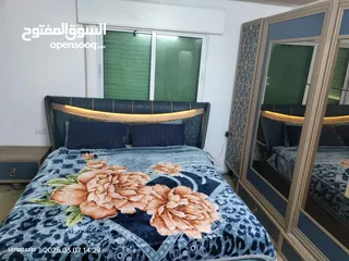  8 غرفة نوم ماستر .. تخت .. وتسريحة .. وخزانه .. كومودينات ثنتين