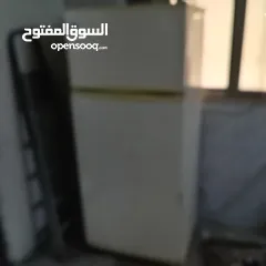  4 للبيع مستعمل ثلاجه وشاشه وصحنين ستالايت وماكينه خياطه