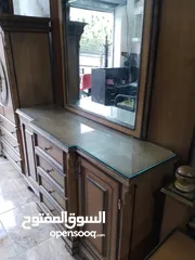  5 سرير مجوز وكومدنتين وتسريحه خشب لتيه وزان بحاله ممتازه بدون خزانه