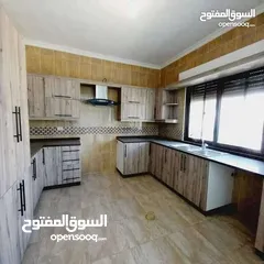 11 شقة سوبر ديلوكس - الكرسي - 3نوم 1ماستر - 170م - قرب الخدمات العامة - موقع هادئ ومميز
