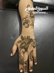  9 Henna artist
