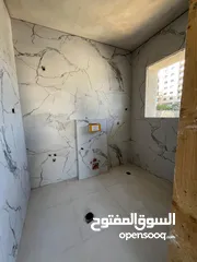  9 tira palace