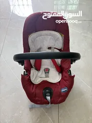  1 Chicco infant car seat and carry cot - مقعد سيارة وكوت أطفال تشيكو