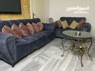  1 طقم كنب 7 مقاعد بحاله جيده للبيع