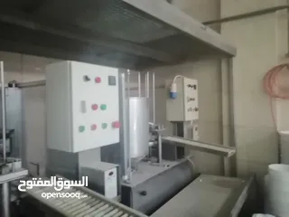  12 مصنع ألبان
