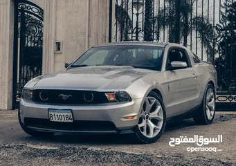  5 ford mustang 2011 super clean