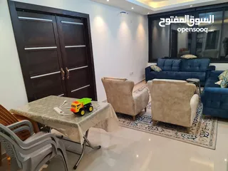  2 شقة مفروشة بمنطقة المصايف قريب مدرسة الاوائل ثلاث غرف بحالة ممتازة من المالك مباشرة
