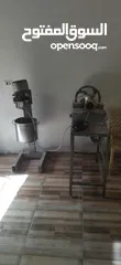  2 معدات مطعم شاورما ودجاج وسناكات وحمص وفلافل للبيع