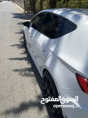  4 سيات ليون لون ابيض