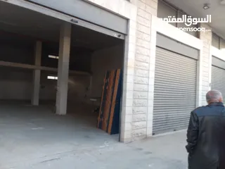  4 محلات مخازن للإيجار