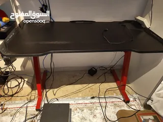  1 طاولة gaming fantech rgb