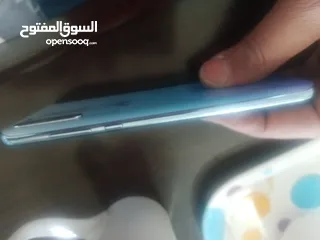  2 Hawawi Y8p   هواوي Y 8p  بحالة ممتازة كامل اغراضه كرتونة وشاحن وسماعات