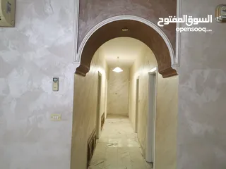  2 شقة للبيع في الشميساني ط2 مساحه 231م
