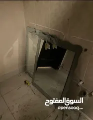  4 مغاسل ومرايات للبيع نظيفه