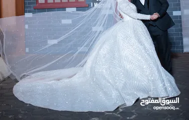  1 فستان زفاف للبيع حالته ممتازة جدا جدا جدا