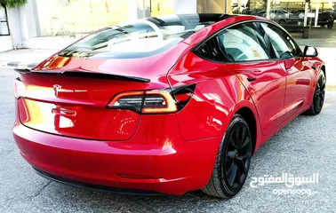  27 تيسلا 2022 model 3 فحص كامل 4 جــيـــد بدون ملاحظات غرفة جلد ابيض لون مميز بحالة الوكالة بسعر لقطة