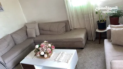 1 طقم كورنر 8 مقاعد لون كابتشينو مستعمل بحال الجديد خشب فرافست نظيف وثقيل والقماش مرتب وخشن