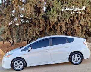  23 تويوتا بريوس