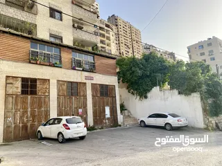  3 للبيع 3 محلات مفتوحين على بعض مشطبين مع سدة في موقع مميز و حيوي بالقرب من شارع المأمون بسعر مغري جدا