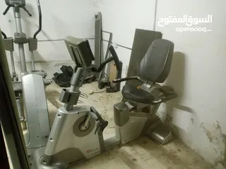  12 اجهزه نادي كامل امريكي