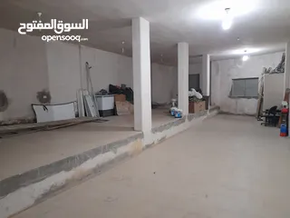  5 محلات عدد 2 للايجار غو البيع مخازن