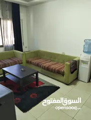  6 شقه استثماريه للبيع شارع الجامعه الاردنيه قرب مطعم ماكدونالدز