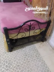  6 موكيتة ثقيلة وسرير حديد