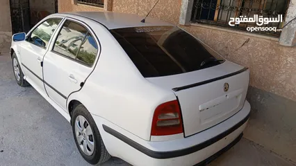  3 سكودا طور ماطور حقن فحص نخبة ساري ترخيص والتامين السيارة مشدشدة ولا غلطه للبيع او البدل على سكودانيو