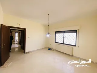  10 شقة بالرابية طابق ثالث 180م2 فارغة 3 غرف نوم (1) ماستر 3 حمامات إطلالة مميزة.