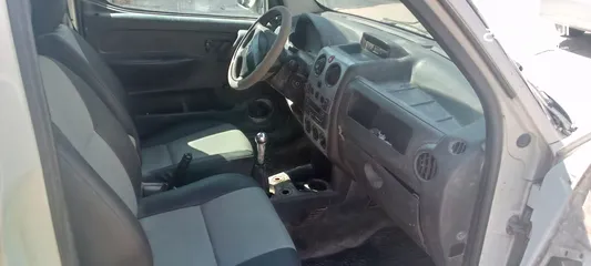  4 بيجو بيرتنر 2005