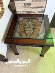  2 طقم وسط بحالة ممتازة