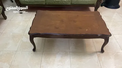  5 طقم كنب للبيع بسعر مغري بحالة جيدة جدا