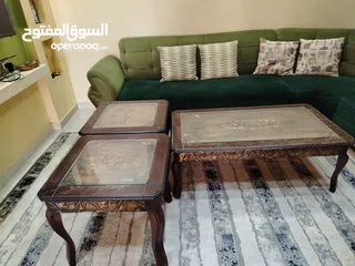  5 طقم جلوس كورنر تفصيل مع طاولة وسط و ثنائي عدد 2 جميعهم استعمال بسيط بحالة ممتازة جدا