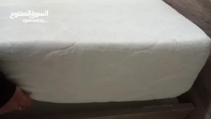  4 تخت مجوز مع برادي مع فرشه بوند